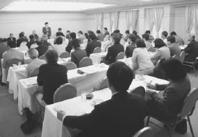 52人が出席して開かれた相楽医師会との懇談会