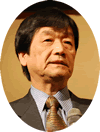 開会挨拶する関　浩理事長